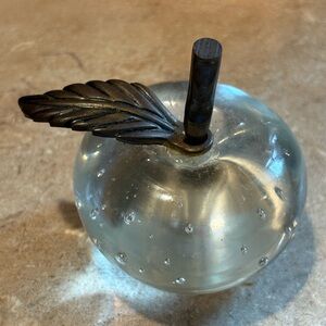 Vtg Art Glass Apple Paperweight Controlled Bubbles Brass Stem Leaves Hand Made